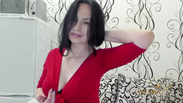 ANGELA_LADY: लाल रंग में लेडी 1