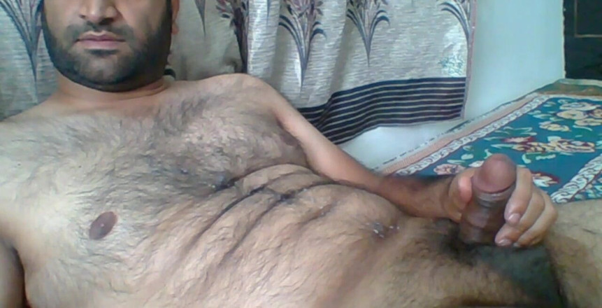 BibearXXX: BibearXXX, jambes grandes ouvertes