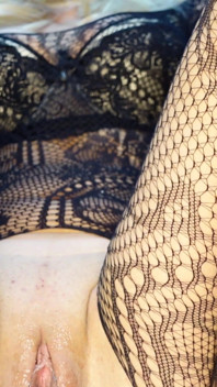 Fisting Squirting In Cinque Anelli Vibranti Amatoriale MILF Bizzarro Bodystocking