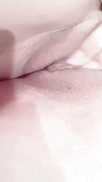 Pretty Clari: Awek dara melancap