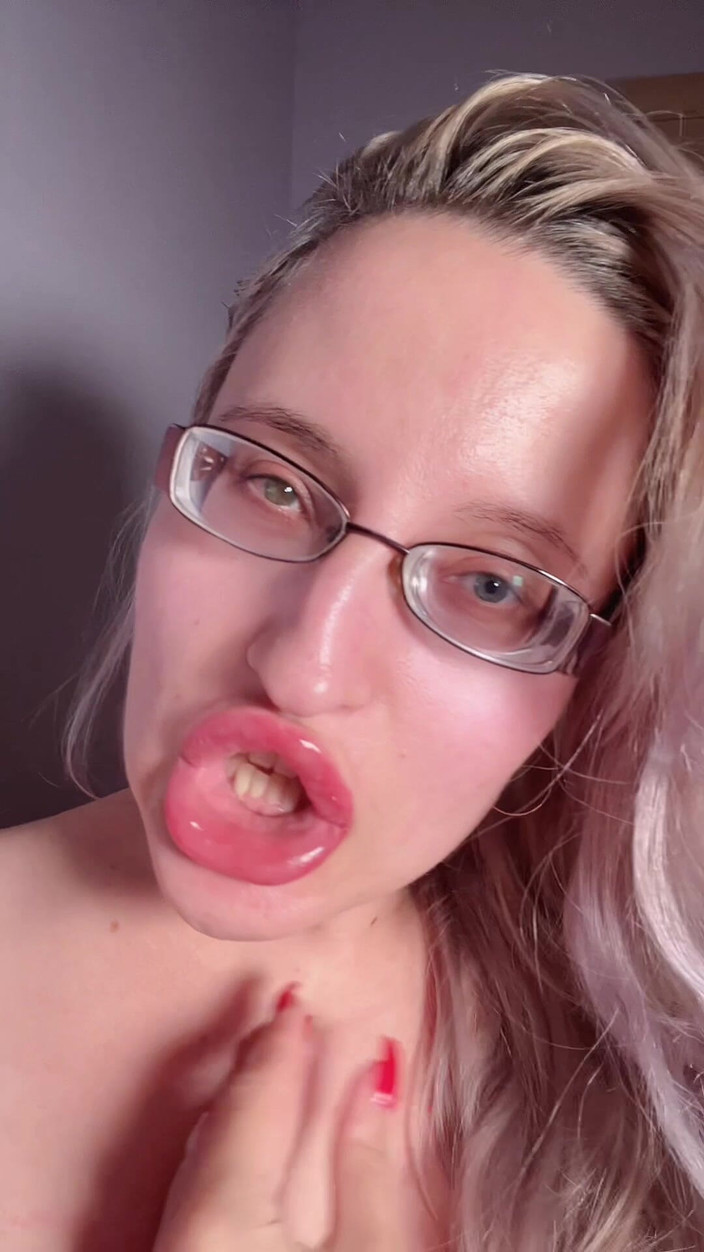 FinDom Goaldigger: Cewek semok ini terobsesi sama findom paypig sampai lubangnya menganga...