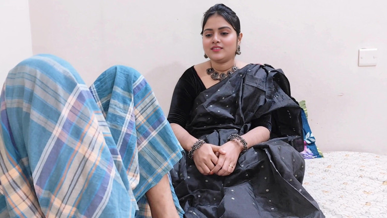 Your-Eshita: 美しいインドのバービーとデヴォーのロマンチックな上品なセックスの楽しみ動画。