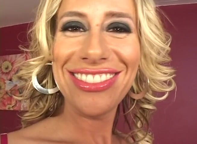 MILF my Cock: Loira milf recebe seu cu oleado no casting antes de...