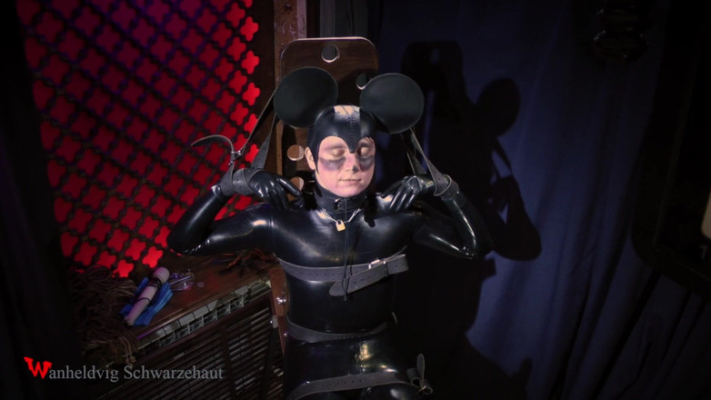 Wanheldvig: Expérimentez avec Ricky dans un costume de Mickey Mouse en...