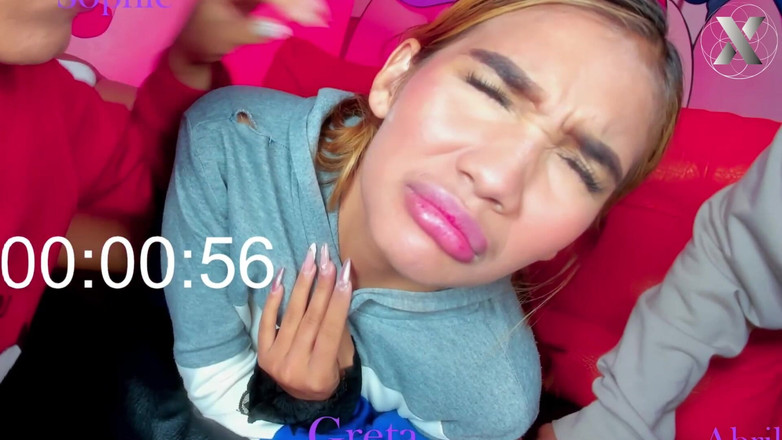 Fisting Paradise: Dasselbe Spielzeug in unseren Muschien benutzen