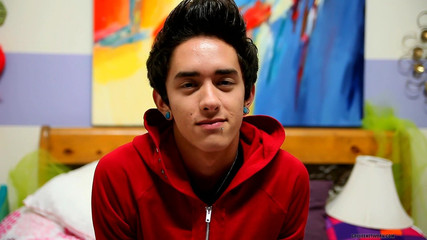 Lollipop Twinks: Artsy Twink dostane rozhovor