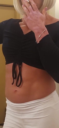 Tgirl Missy merokok seksi