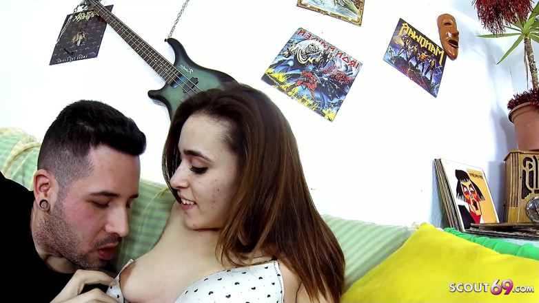 Full porn collection: Urocza chuda nastolatka Silvia zerżnięta przez przyrodniego brata z dużym...