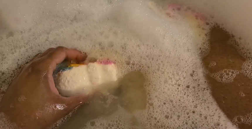 Josie4yourpleasure: Splish Splash Sexy máma se vykoupe