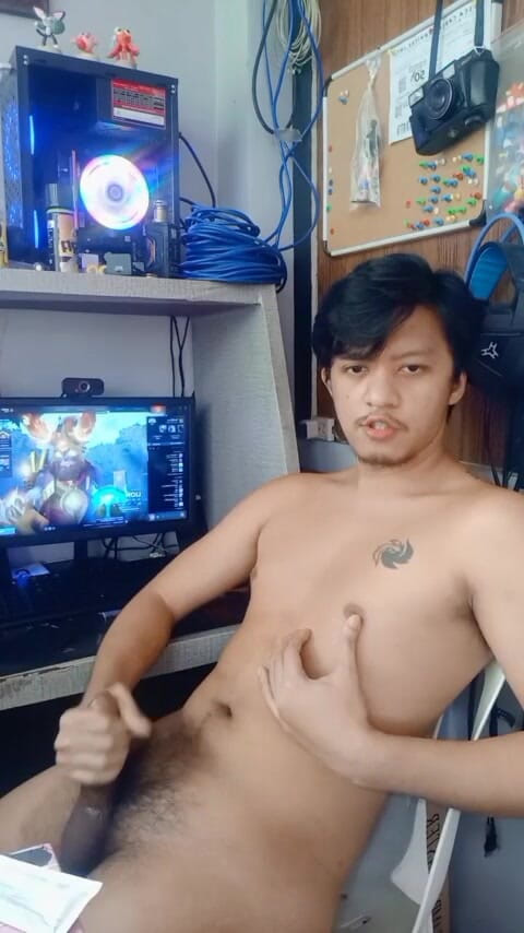 Rent A Gay Productions: 热辣的皮诺伊男孩品尝自己