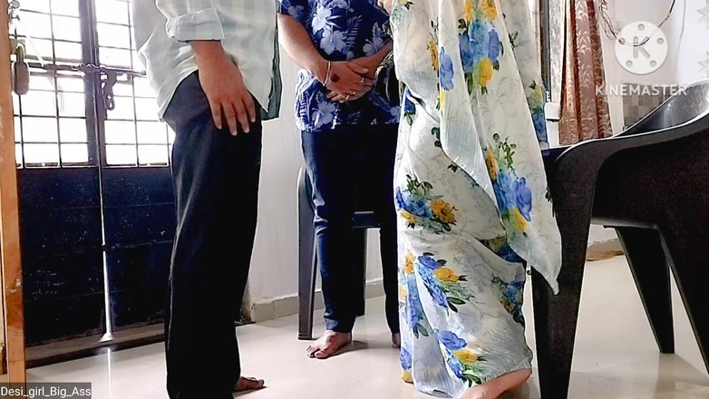 Nadiya: Trekant sex a två styvbror hårt knullad med intervjuflicka. Hindi -ljud