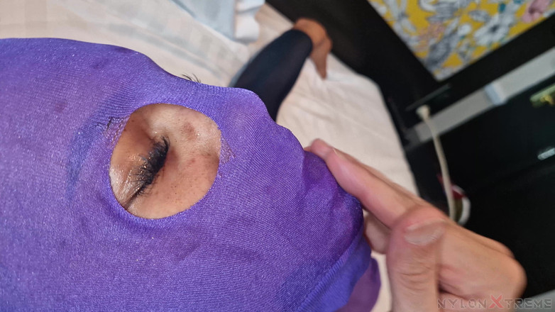 Nylon Xtreme: Perspektive Julia Kate 1. Verkleidung Nylon-Pompom-Mädchen