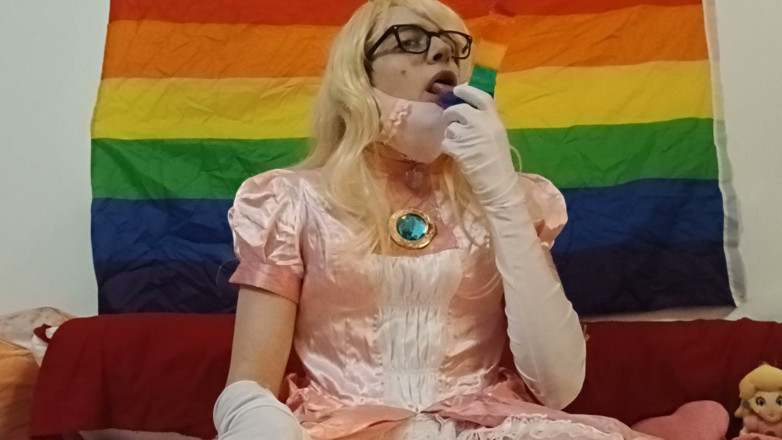 PrincessTheo6: Princesstheo Sissy Chastity Fun Time