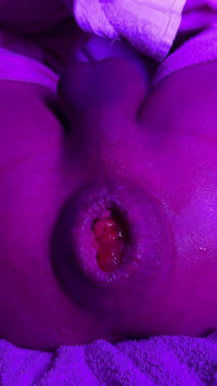 Palmada completa na bunda da prostituta transsexual