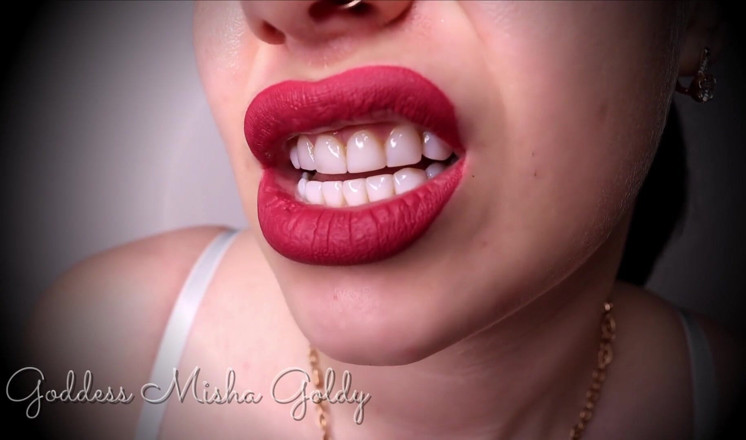 Goddess Misha Goldy: Les lèvres de bourgogne te rendent faible comme de la...