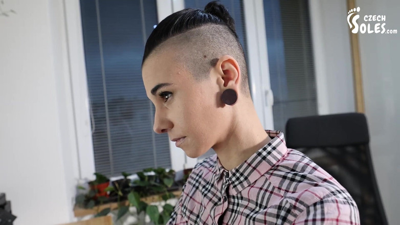 Czech Soles - foot fetish content: Crossing Foot Fetish Boundaries v práci