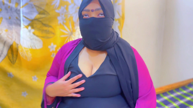 Aria Mia: Iraní árabe milf caliente madrastra masturbación en habitación de hotel y...