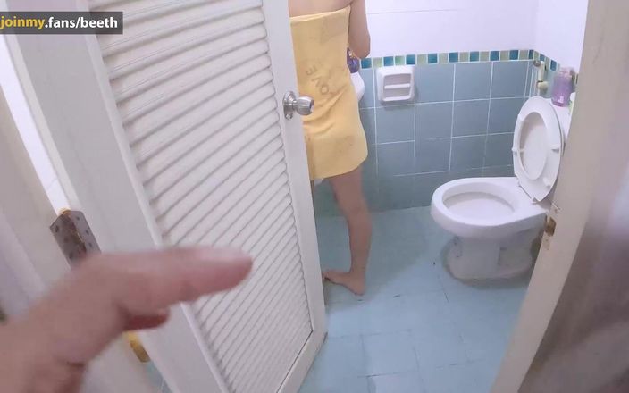 Bee TH: Bí mật đến xem vợ mình đang tắm và mặc quần áo