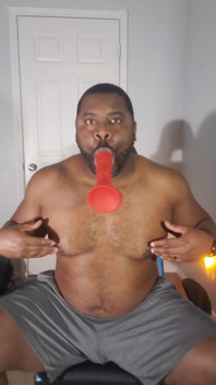 Dildo Sucking Thick Body Showoff