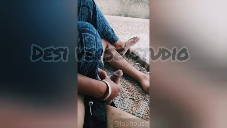 Payal fantsey zone: Handjob liar bhabhi desi dengan tangan panas &amp; buah dada terdedah...