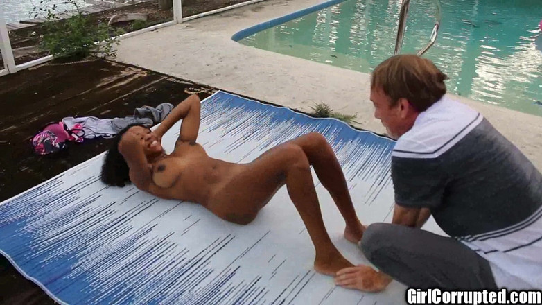 Girl Corrupted: Hot Black Titty Ivy Excersize Nago na Brudny Dirty D...