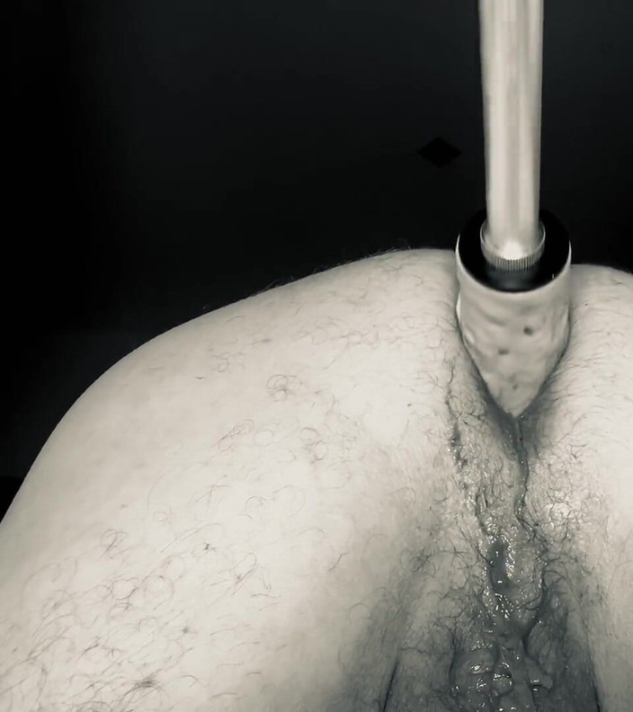 Haggy Baggy: Machine anal night fills so good up there