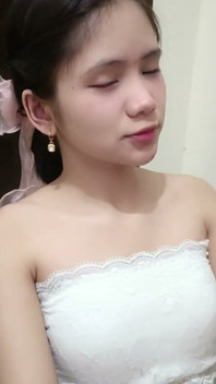 사정할 때까지 자지를 자위하는 의붓여동생