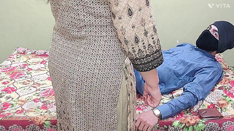 Pakistani CoupleX: Indian Horny Bhabhi Fucked Hard Doggystyle