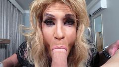 Pure TS and Becoming Femme: BJ zábava se zralým CD v hotelu