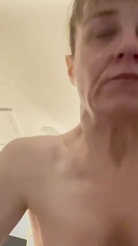 Inny styl POV, więc możesz sobie wyobrazić, że to ty! Mam nadzieję, że ci się podoba !!