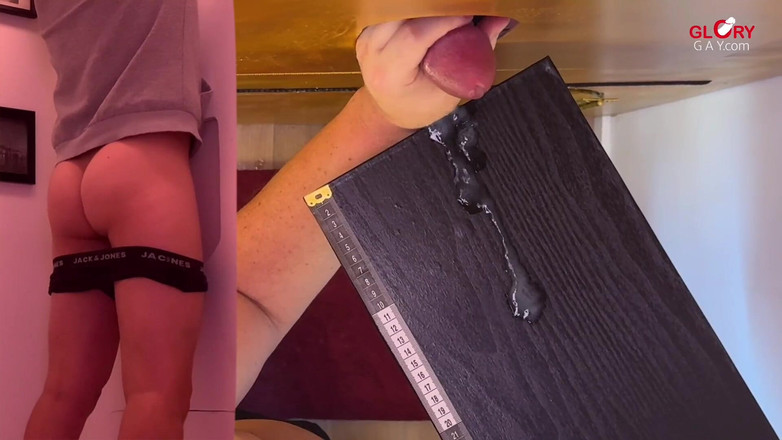 GLORYHOLEGAYS: Desafio Gloryhole Cumshot: Até onde o jovem de 20 anos realmente...