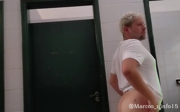 Marcosninfo: Я був спійманий засвіт себе в громадській ванній після того, як таємно у друга.