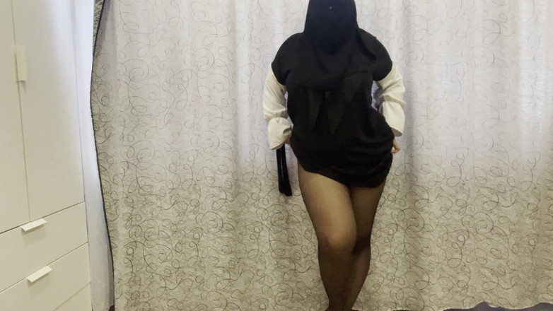 Lux Eva: Marroquina meia-irmã em meia-calça sem calcinha