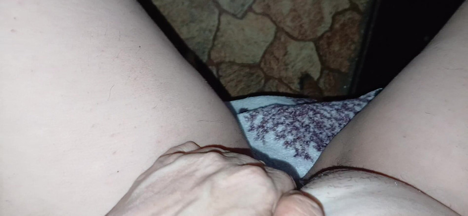 Lesbian-candys: Eu me masturbo secretamente dos meus colegas em uma reunião