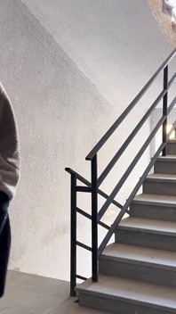 Un Hombre Heterosexual Entra En La Habitación, Encuentra Al Chico Tendido Inmóvil Y Usa Ambos Agujeros Parte 1