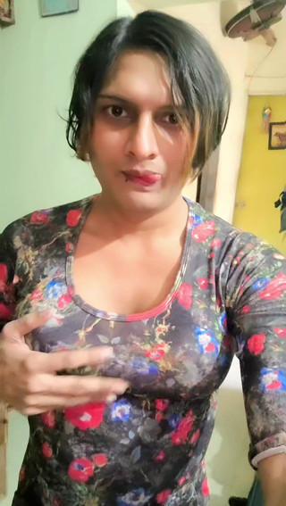 Zoyasazadai: Zoya shezadi sieht voll aus wie ein CD-kleid in, weil...