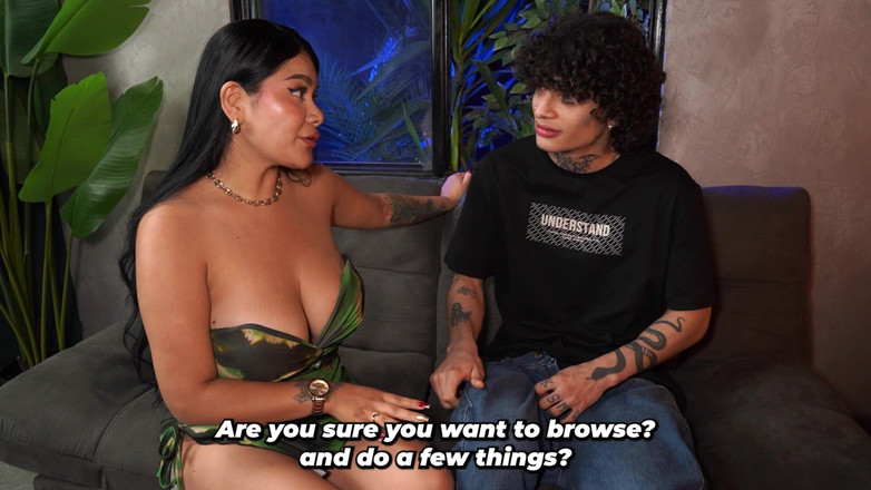 Issane: Trovo Il Mio Figliastro Timido Che Si Masturba E Gli...