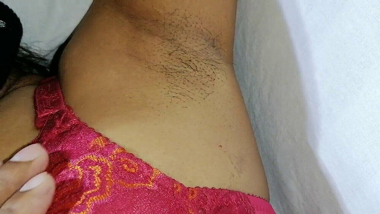 Miya White: Actress Miya Showing Her Hairy Armpit