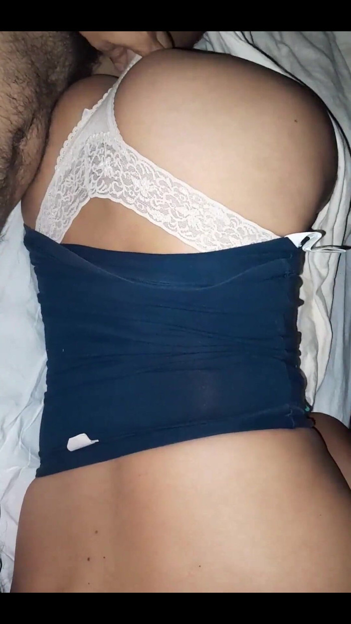 Karely Ruiz: Ho lasciato che il mio patrigno pervertito tocchi le mie...