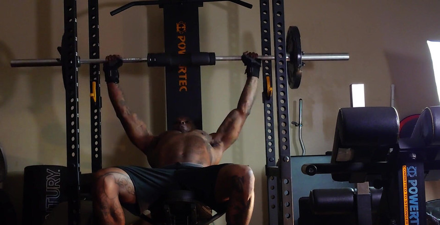 Hallelujah Johnson: Weerstandstraining rekken uw kennis Arepetitionis één complete beweging van een oefening