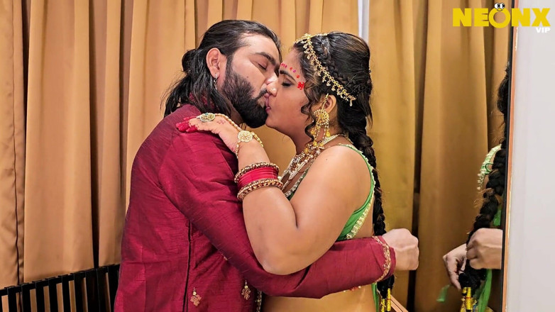 Indian Savita Bhabhi: ดุลฮา ดุลฮัน ฮันนีมูน คู่รักเดซี่