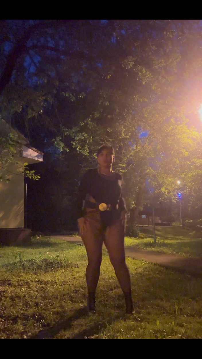 KarmenMilf: Göt yürüyüşü