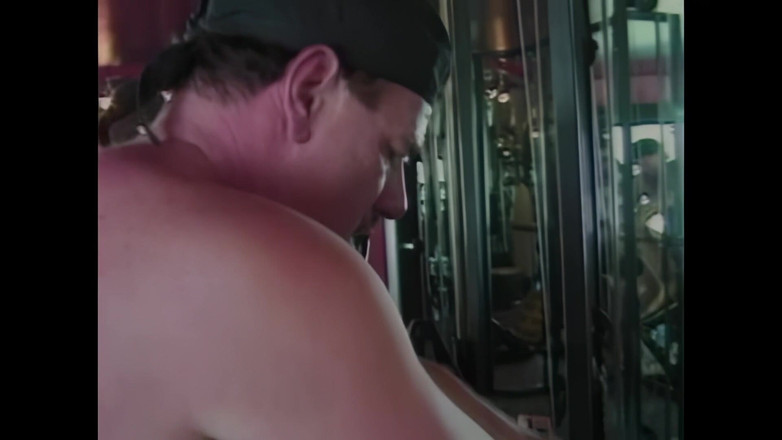 Pornobello: गर्मी में एक श्यामला की मीठी गांड के लिए एक गंभीर गुदा प्रभाव