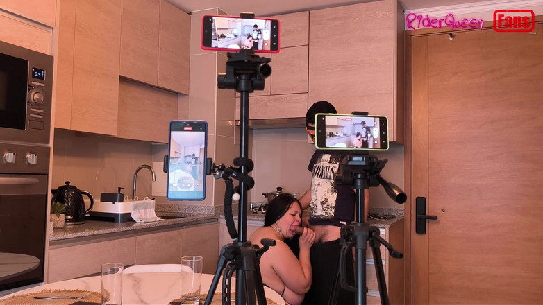 Riderqueen: Hayranlar için video - üvey oğul üvey annesini mutfakta ziyaret etti