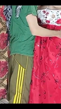 Futai anal cu indiancă bhabhi dolofană în coloană sonoră hindi clară