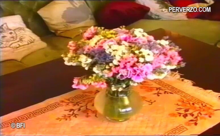 Mature Babes: Elegantes putas maduras fodendo e brincando com buceta - vídeo de...