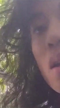 Adidas Boy Jon Arteen bierze selfie, szarpie jego kutasa, Precum przepływa z jego soczystych żołędzi, napalona cutie squirts spust podczas moanin