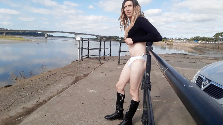 The Midnight Minx: quay द्वारा आराम करना