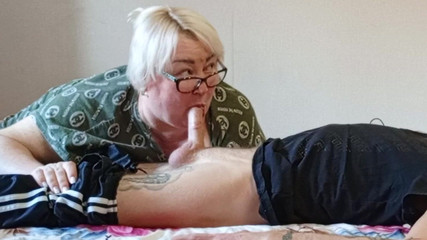 Zona901: Сусід ковтає кожну останню краплю сперми