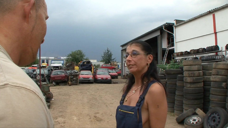 King Of Amateur: Milfka zezadu od Mechanika ve službě